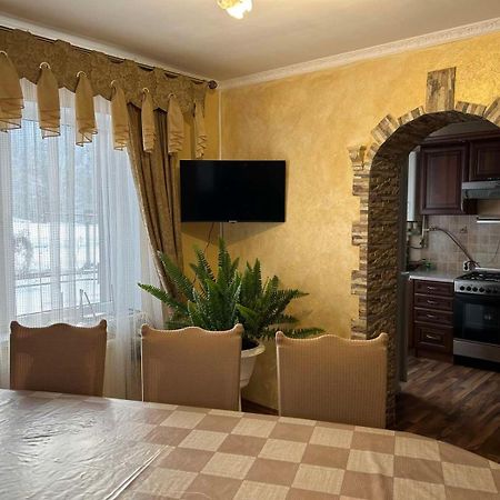 Cottage "Kliverent" Yaremche Ngoại thất bức ảnh