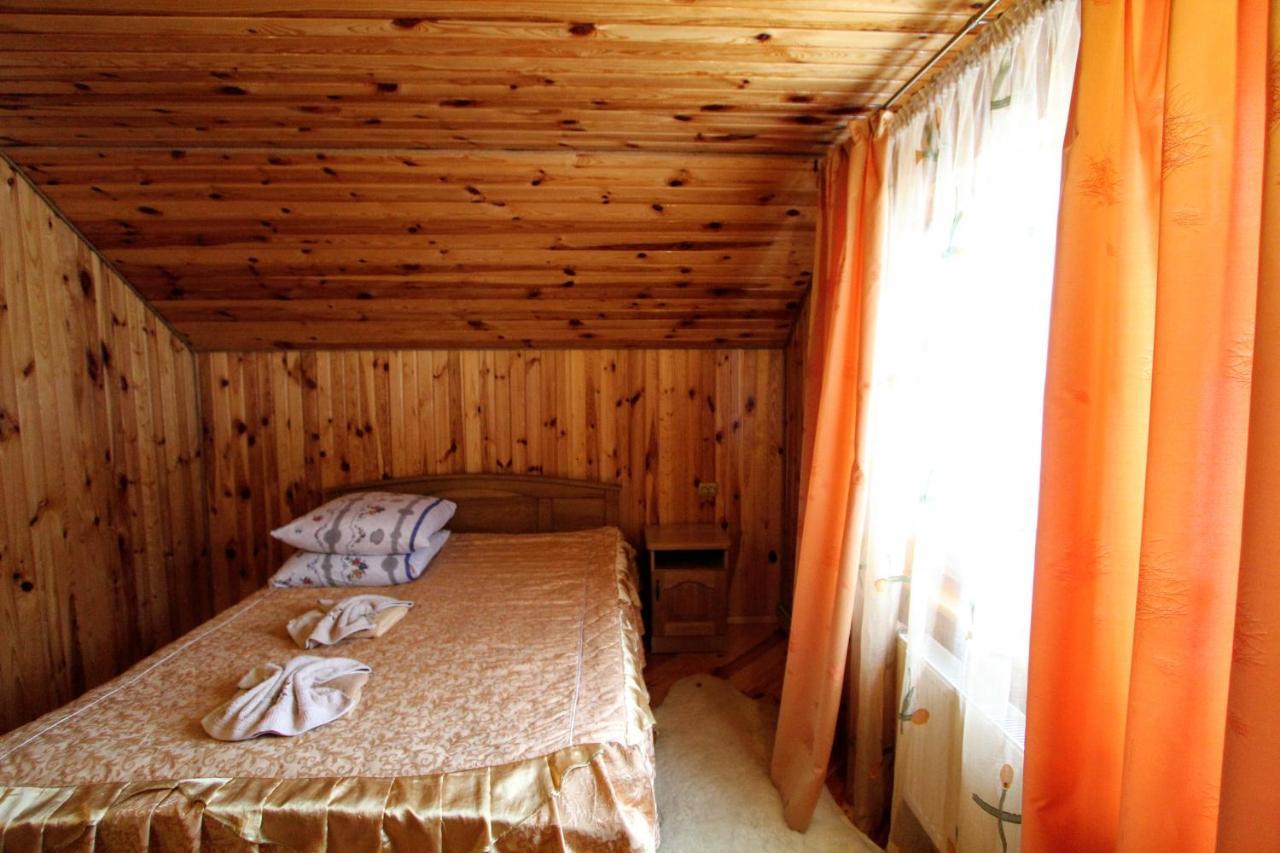 Cottage "Kliverent" Yaremche Ngoại thất bức ảnh