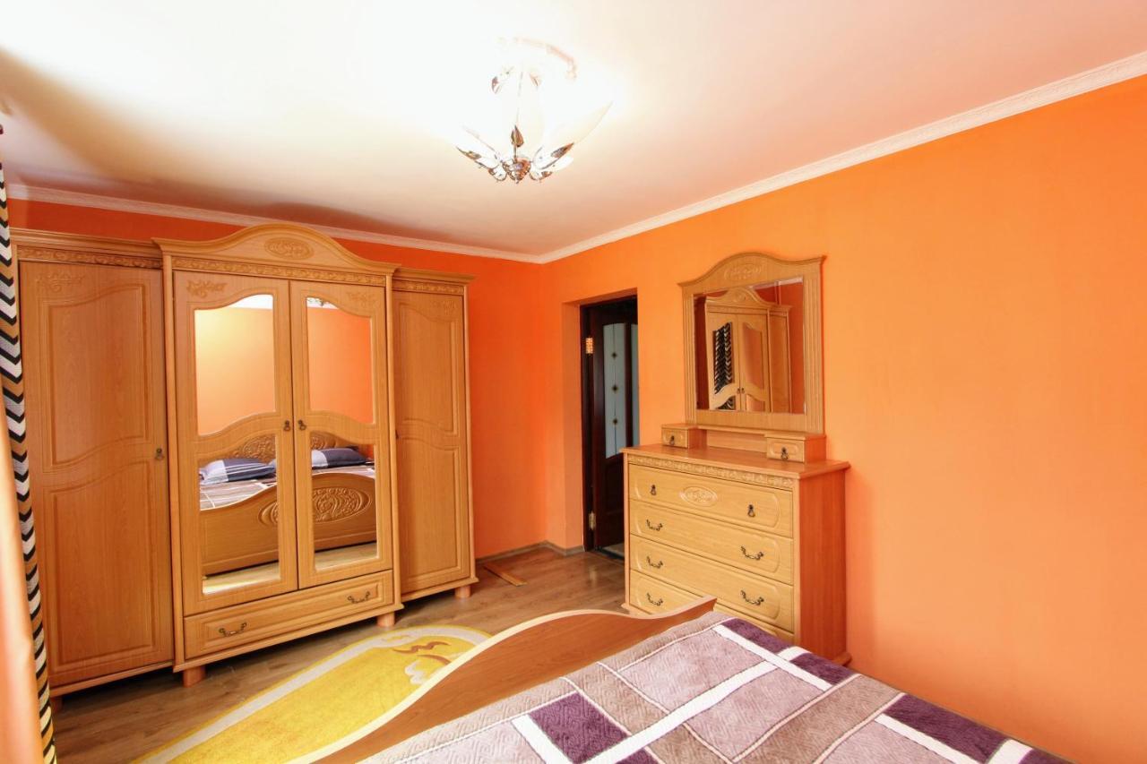 Cottage "Kliverent" Yaremche Ngoại thất bức ảnh