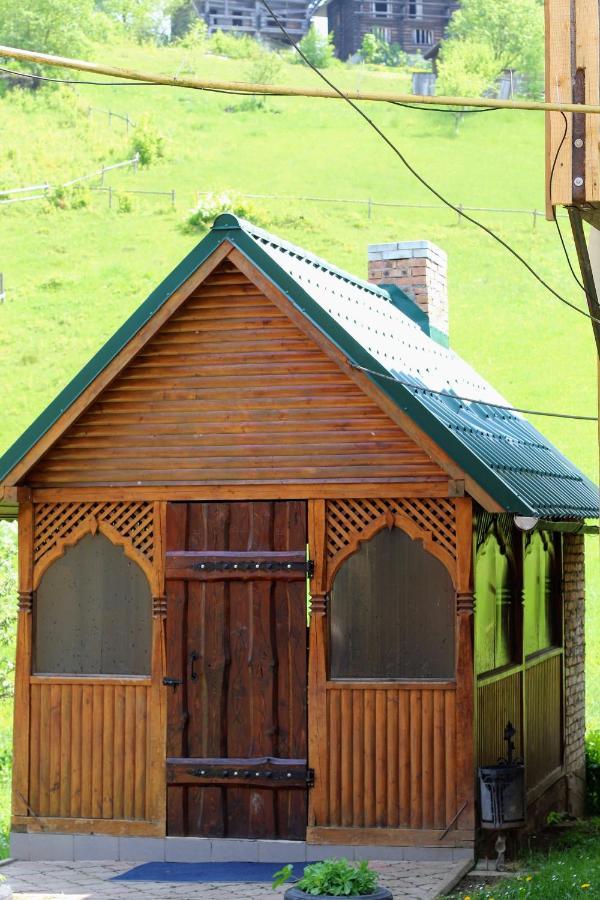 Cottage "Kliverent" Yaremche Ngoại thất bức ảnh