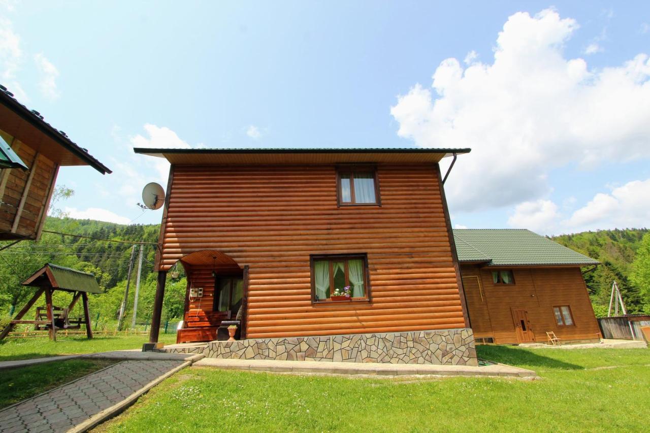 Cottage "Kliverent" Yaremche Ngoại thất bức ảnh